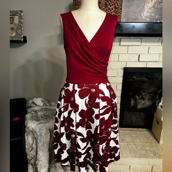FURNEX Burgundy Bodice Dress White Floral Cotton Skirt Size Small NWT - Picture 2 of 11